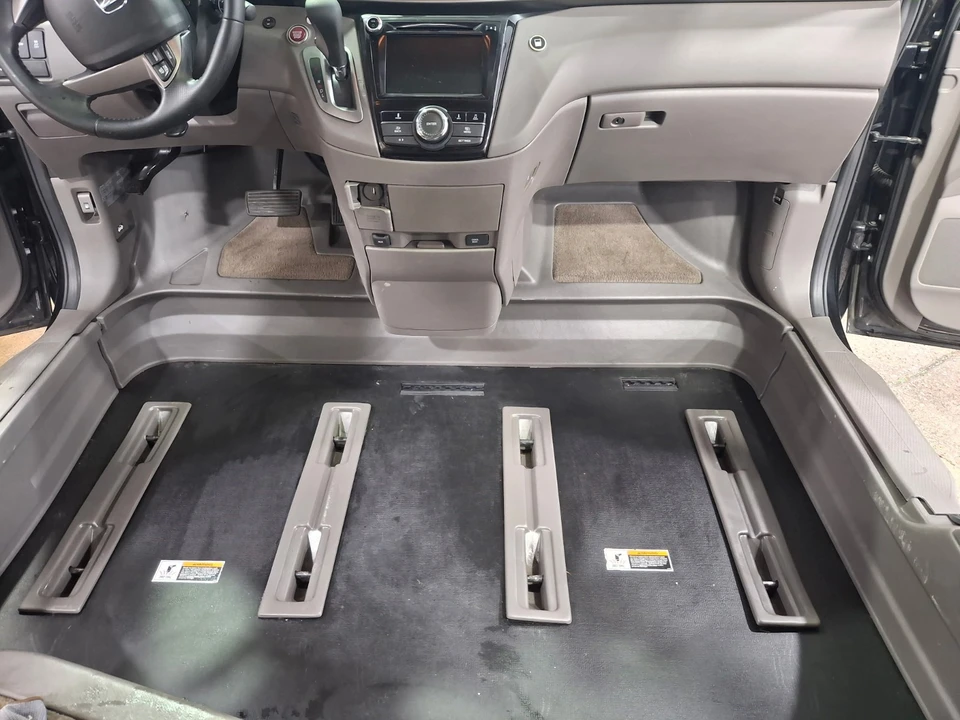 2016 Honda Odyssey - Image 15 of 21
