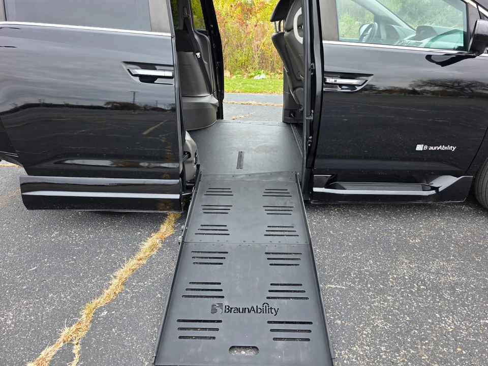 2016 Honda Odyssey - Image 3 of 21
