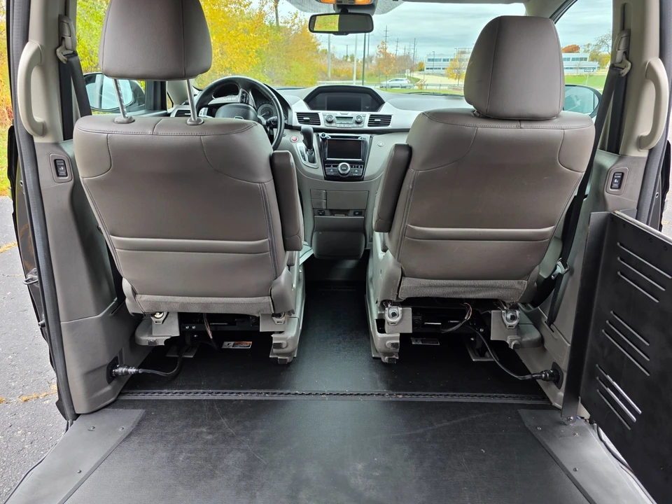 2016 Honda Odyssey - Image 16 of 21