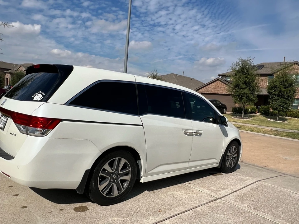 2016 Honda Odyssey - Image 2 of 13