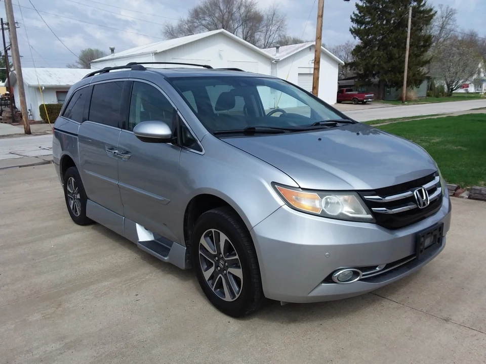 2016 Honda Odyssey - Image 4 of 21
