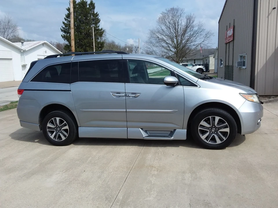 2016 Honda Odyssey - Image 3 of 21
