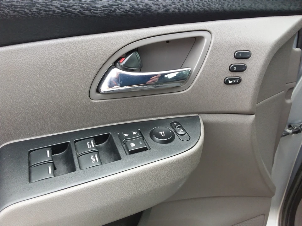 2016 Honda Odyssey - Image 14 of 21