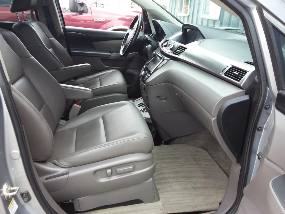2016 Honda Odyssey - Image 15 of 21