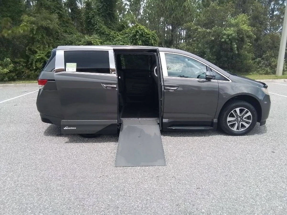 2016 Honda Odyssey - Image 2 of 16