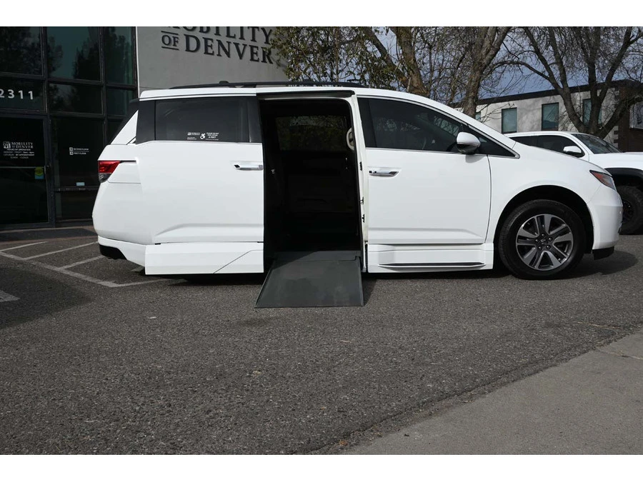 2016 Honda Odyssey - Image 17 of 21