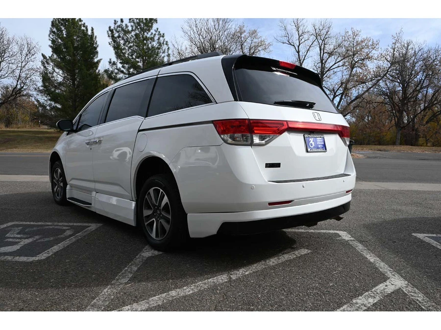 2016 Honda Odyssey - Image 8 of 21