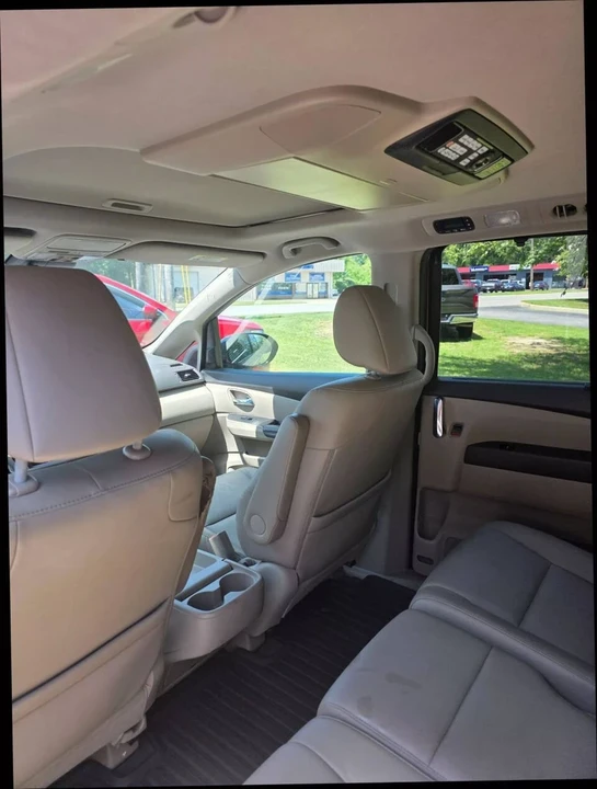 2016 Honda Odyssey - Image 15 of 18