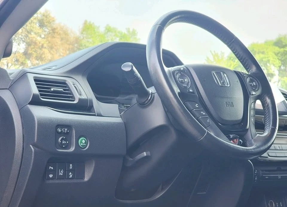 2016 Honda Pilot 3rd Gen - Image 4 of 4