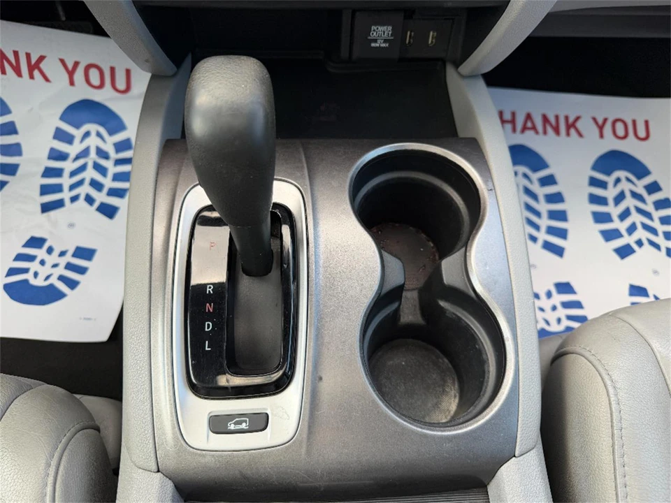 2016 Honda Pilot 3rd Gen - Image 25 of 31