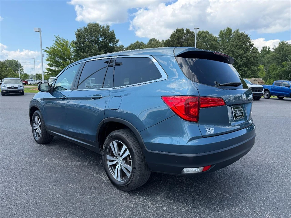 2016 Honda Pilot 3rd Gen - Image 5 of 31