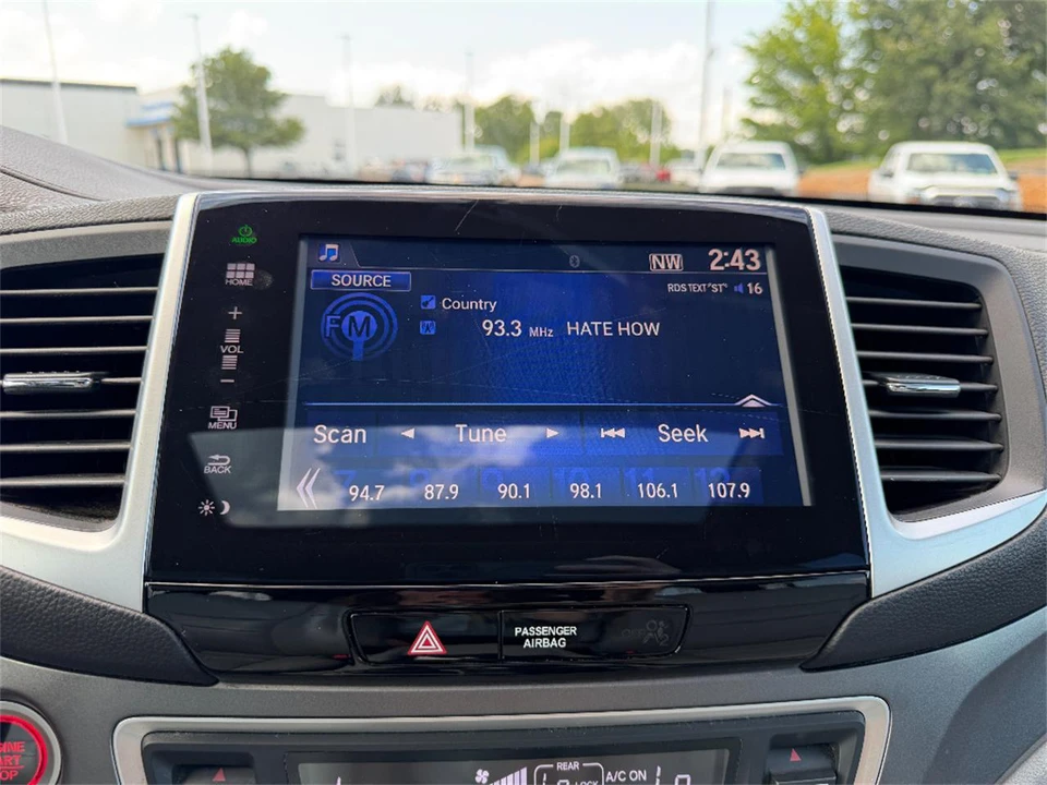 2016 Honda Pilot 3rd Gen - Image 29 of 31