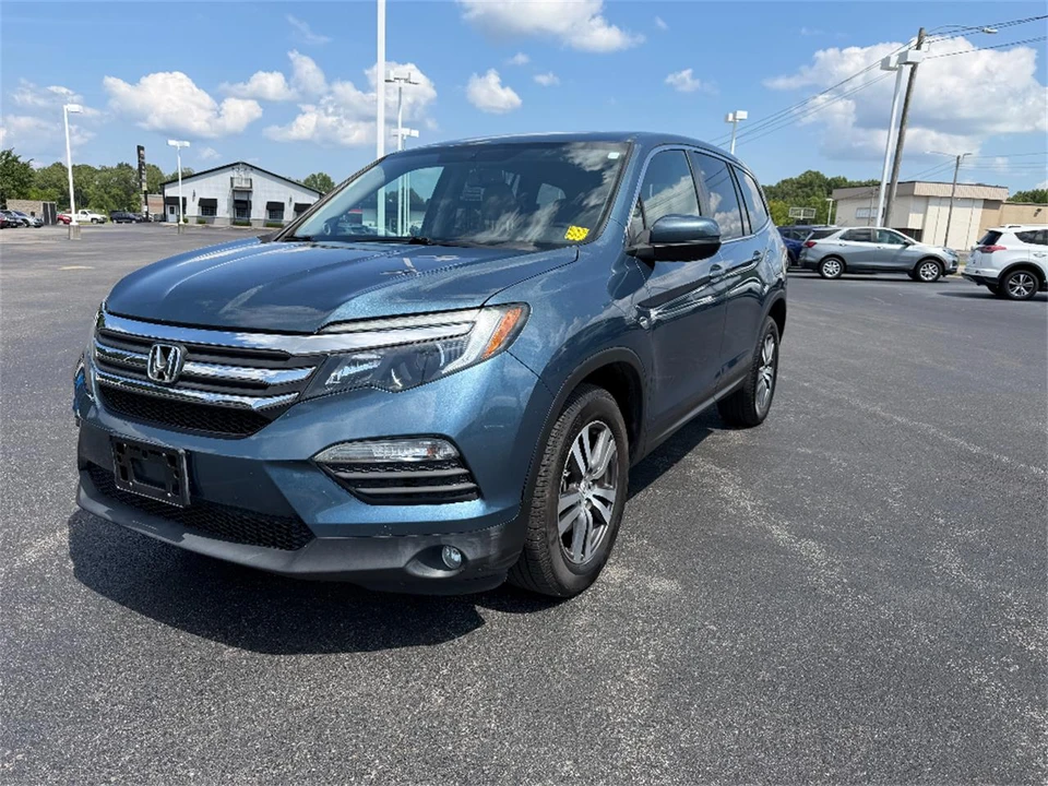 2016 Honda Pilot 3rd Gen - Image 3 of 31