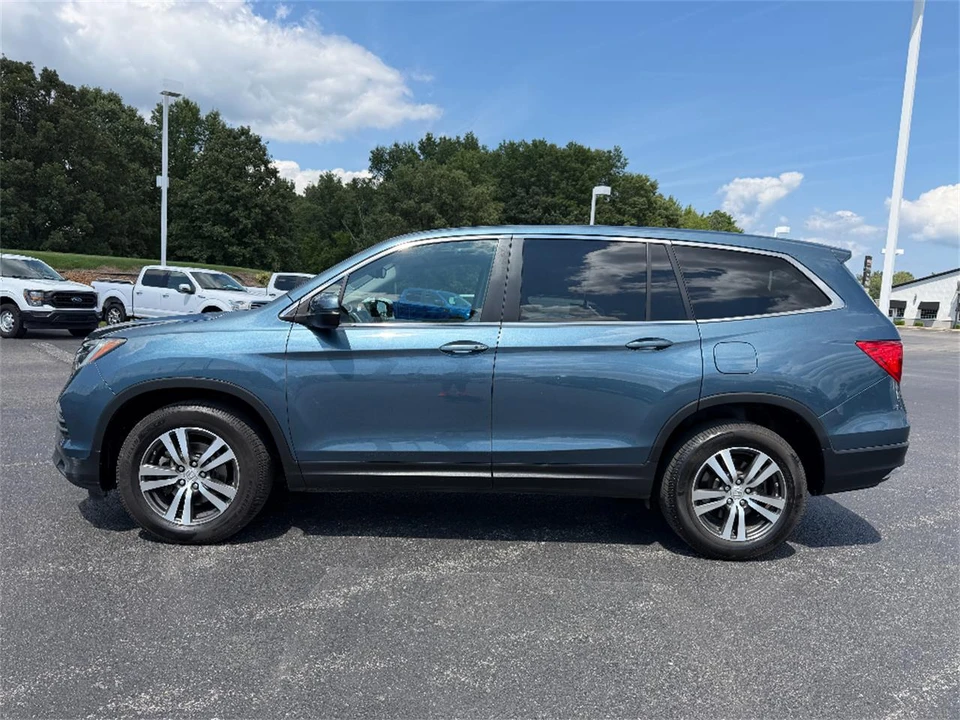2016 Honda Pilot 3rd Gen - Image 4 of 31