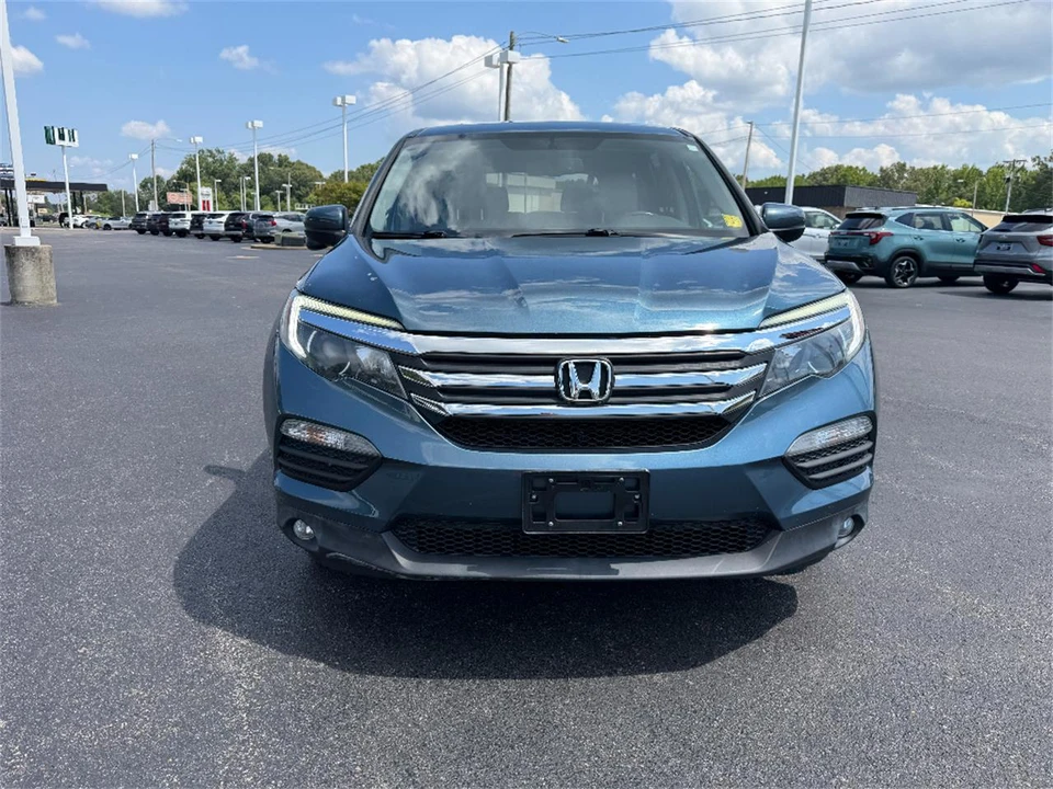 2016 Honda Pilot 3rd Gen - Image 2 of 31