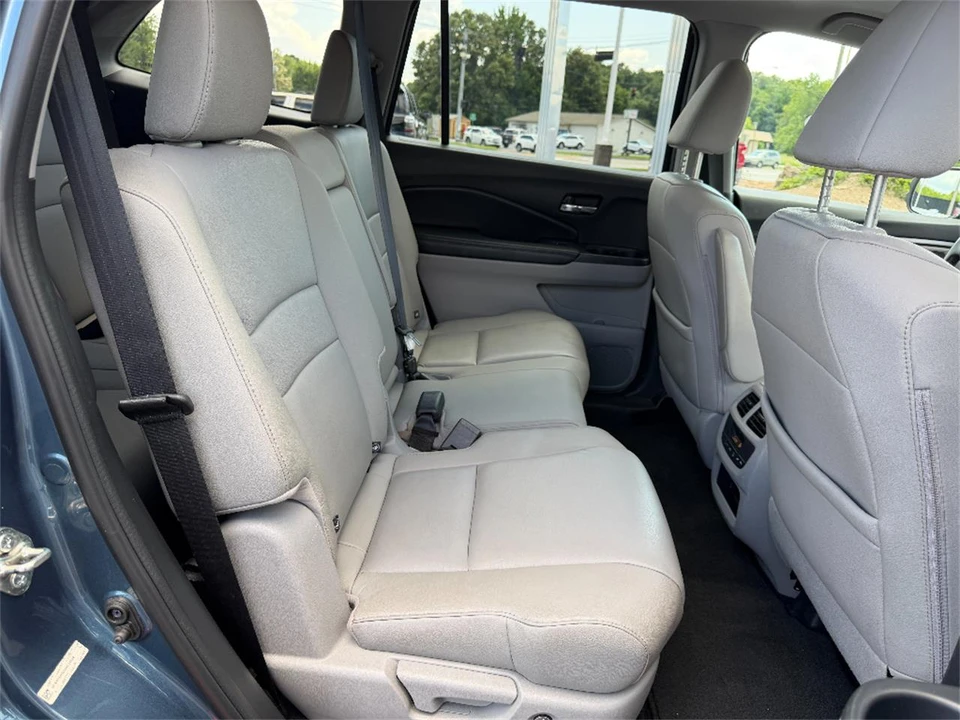 2016 Honda Pilot 3rd Gen - Image 18 of 31