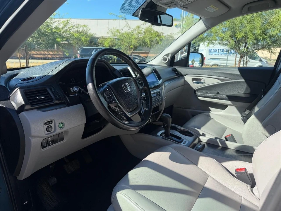 2016 Honda Pilot 3rd Gen - Image 11 of 23