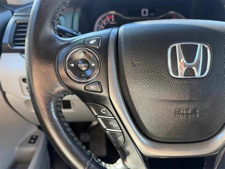 2016 Honda Pilot 3rd Gen - Image 15 of 23