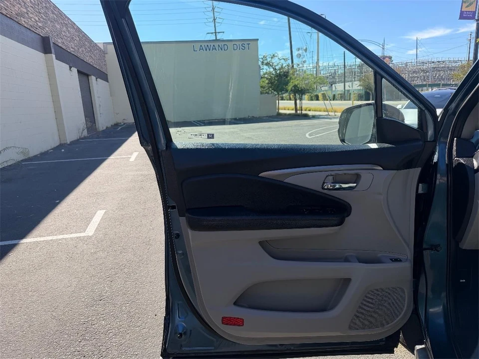 2016 Honda Pilot 3rd Gen - Image 10 of 23