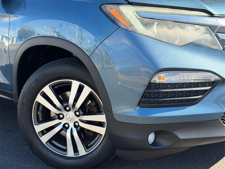 2016 Honda Pilot 3rd Gen - Image 3 of 23