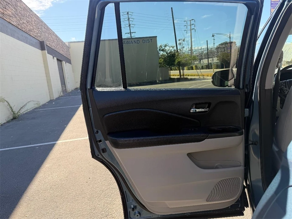 2016 Honda Pilot 3rd Gen - Image 19 of 23