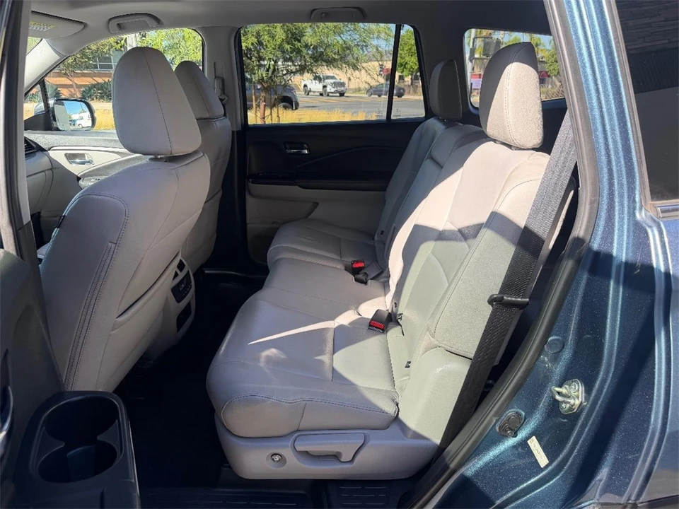 2016 Honda Pilot 3rd Gen - Image 20 of 23