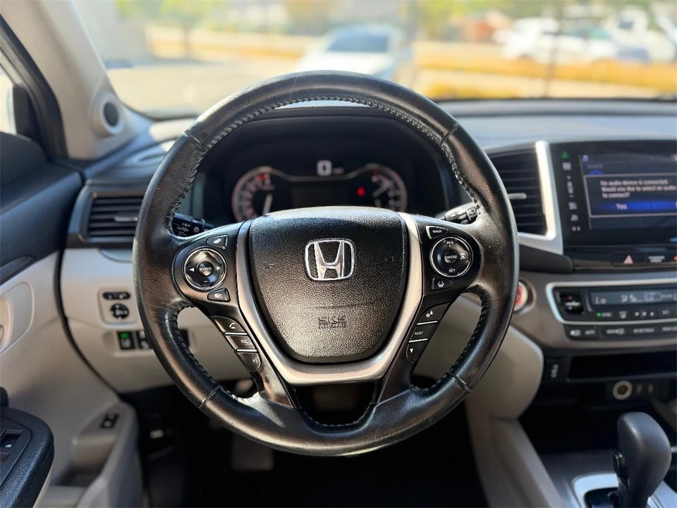 2016 Honda Pilot 3rd Gen - Image 14 of 23