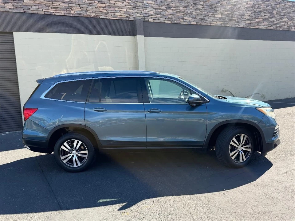 2016 Honda Pilot 3rd Gen - Image 9 of 23