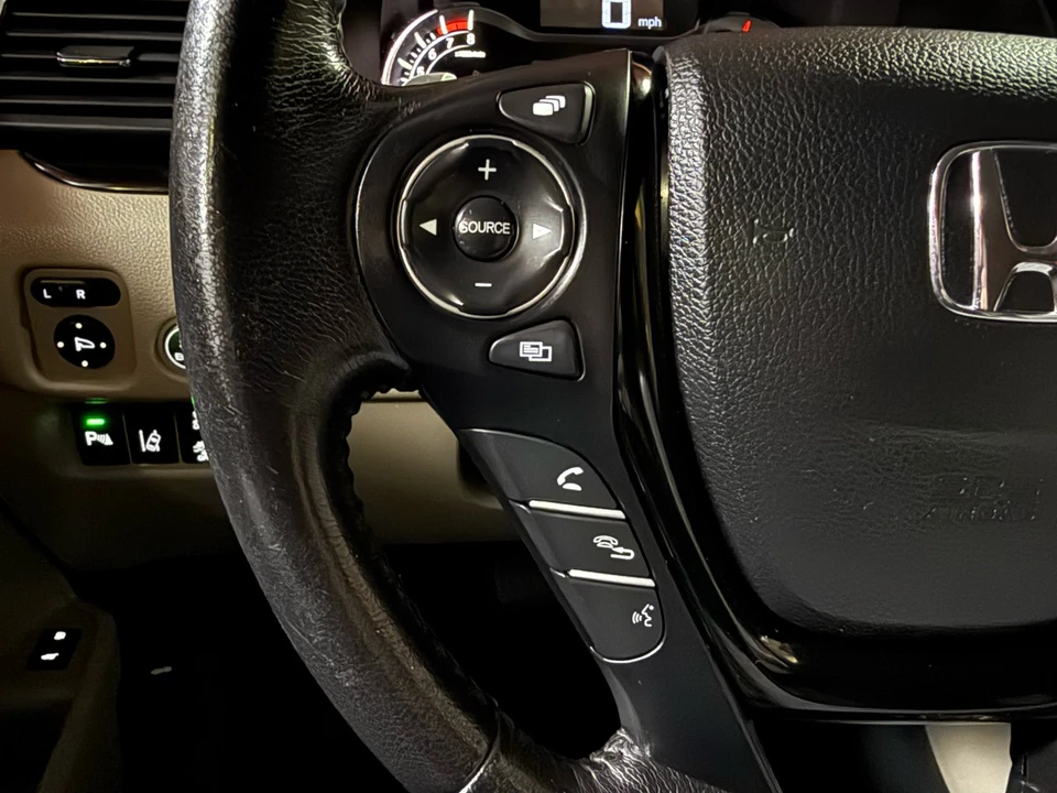 2016 Honda Pilot 3rd Gen - Image 15 of 21