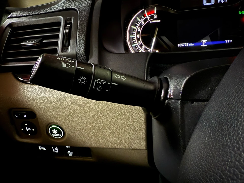 2016 Honda Pilot 3rd Gen - Image 16 of 21