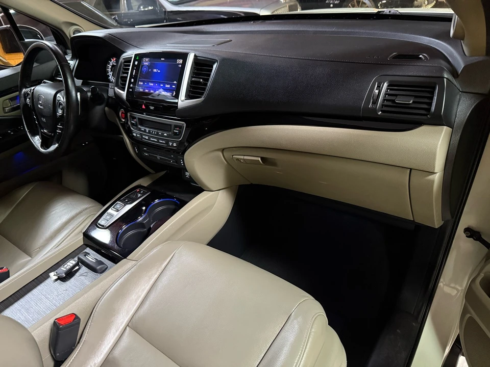 2016 Honda Pilot 3rd Gen - Image 11 of 21