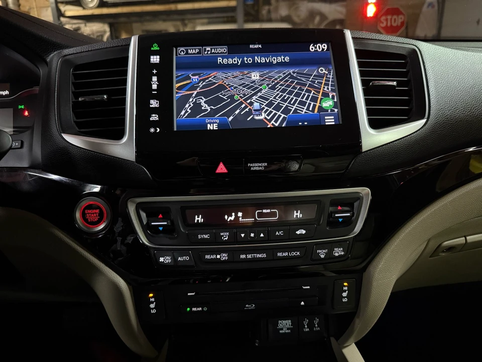 2016 Honda Pilot 3rd Gen - Image 19 of 21