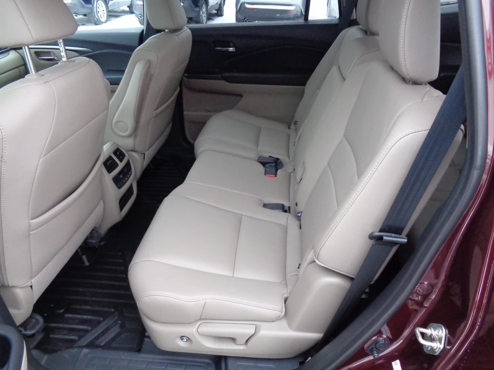 2016 Honda Pilot 3rd Gen - Image 17 of 21
