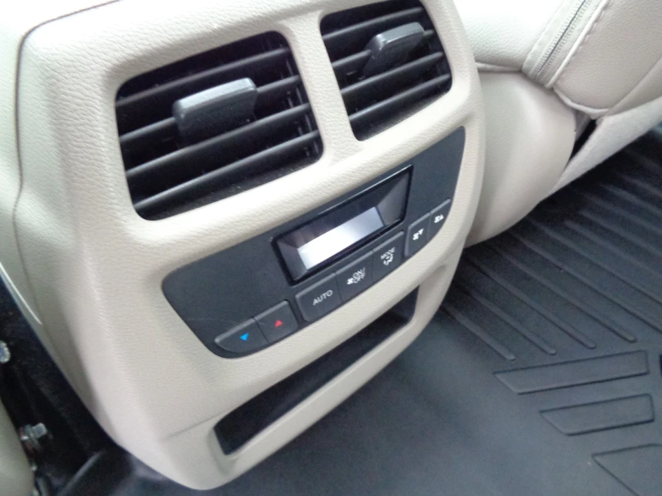 2016 Honda Pilot 3rd Gen - Image 19 of 21