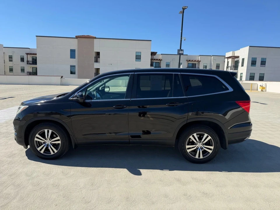 2016 Honda Pilot 3rd Gen - Image 2 of 21