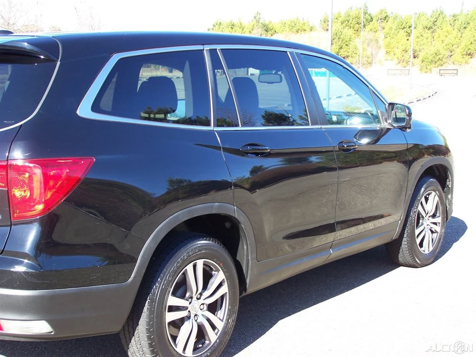 2016 Honda Pilot 3rd Gen - Image 19 of 21
