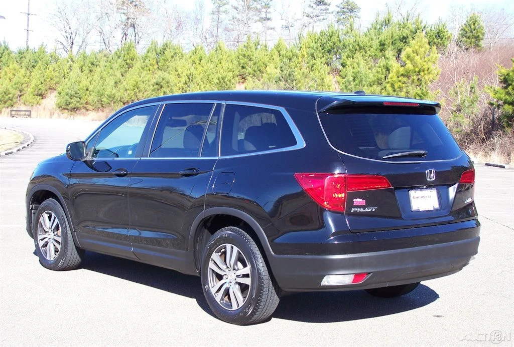 2016 Honda Pilot 3rd Gen - Image 2 of 21