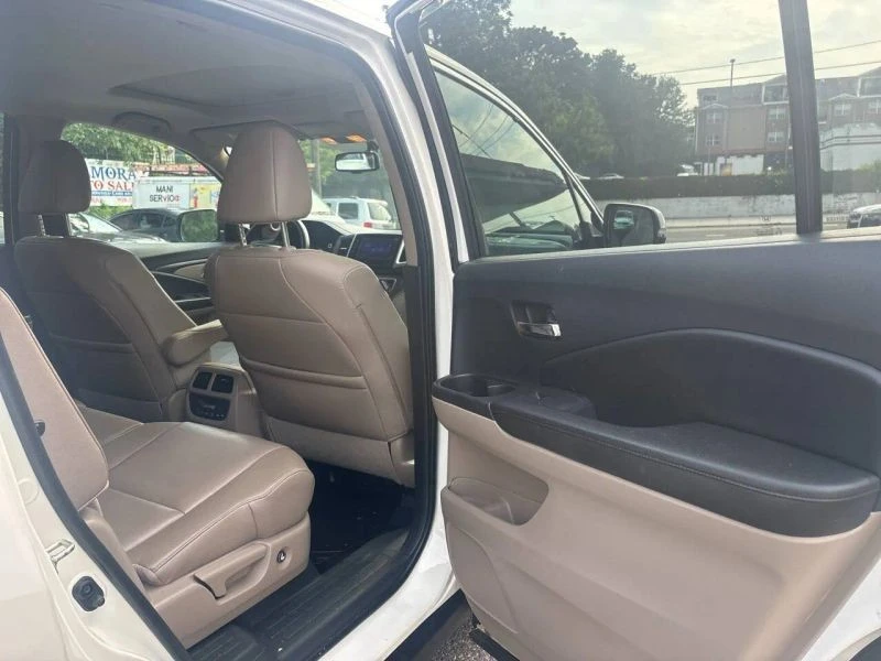 2016 Honda Pilot 3rd Gen - Image 9 of 12