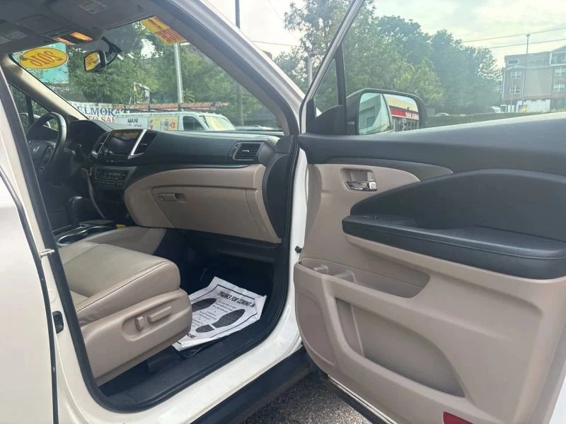 2016 Honda Pilot 3rd Gen - Image 7 of 12