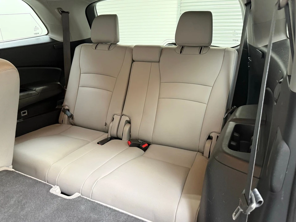 2016 Honda Pilot 3rd Gen - Image 19 of 28