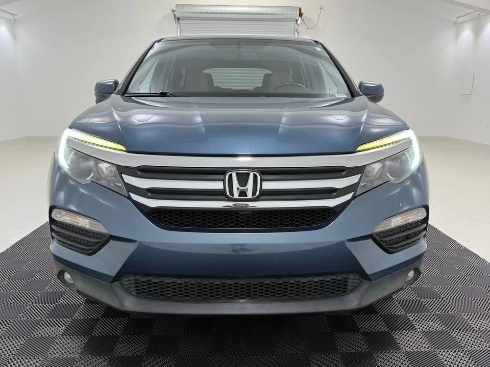2016 Honda Pilot 3rd Gen - Image 2 of 28