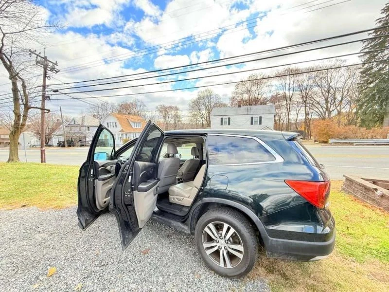 2016 Honda Pilot 3rd Gen - Image 4 of 12