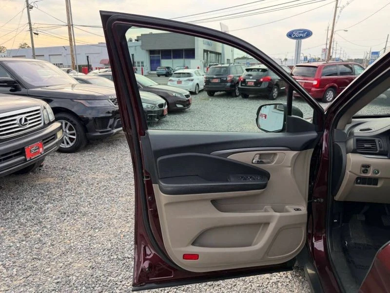 2016 Honda Pilot 3rd Gen - Image 10 of 12