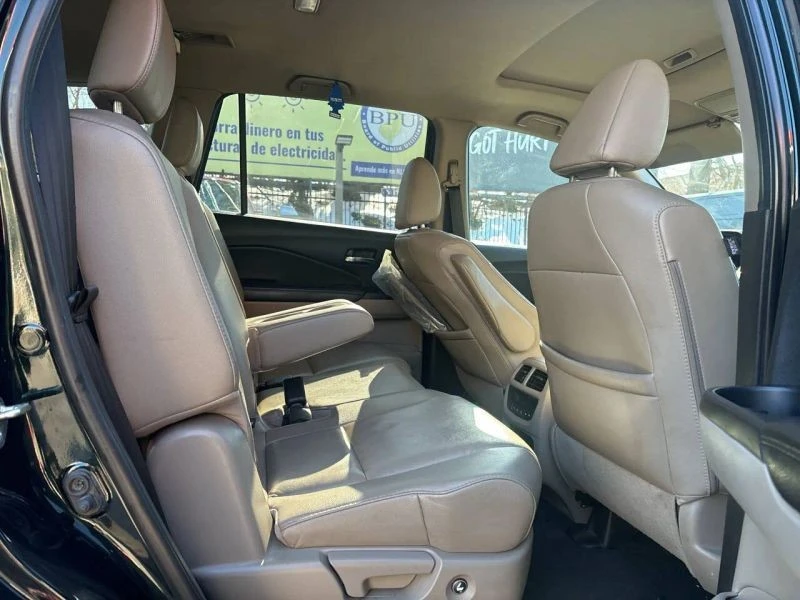 2016 Honda Pilot 3rd Gen - Image 10 of 12
