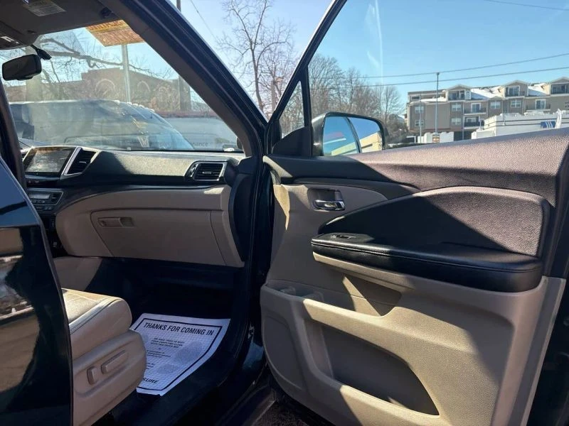 2016 Honda Pilot 3rd Gen - Image 7 of 12