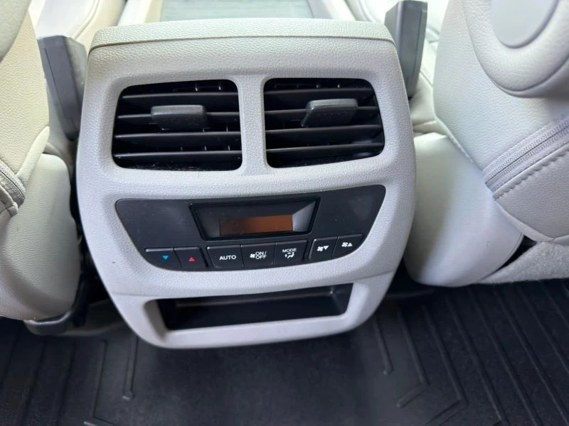 2016 Honda Pilot 3rd Gen - Image 12 of 12