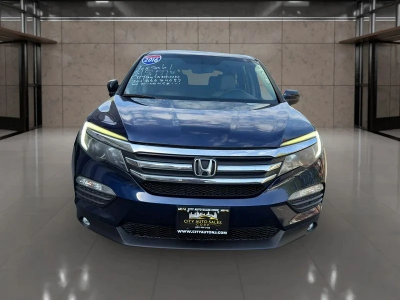 2016 Honda Pilot 3rd Gen - Image 2 of 12