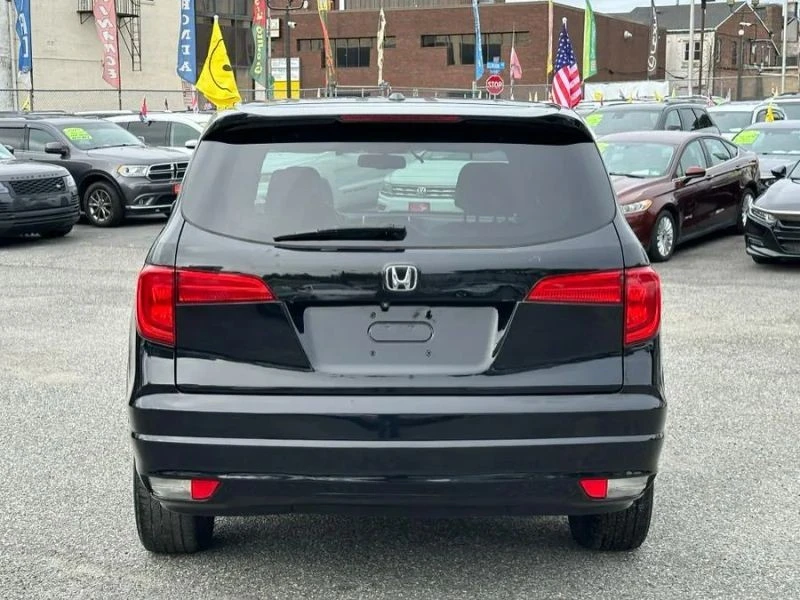 2016 Honda Pilot 3rd Gen - Image 5 of 12