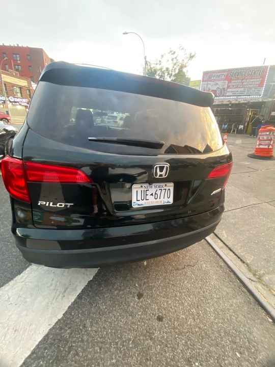 2016 Honda Pilot 3rd Gen - Image 4 of 9