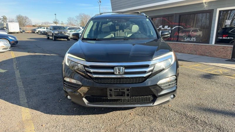 2016 Honda Pilot 3rd Gen - Image 2 of 12